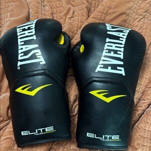 Everlast Elite Black and Yellow Boxing Gloves